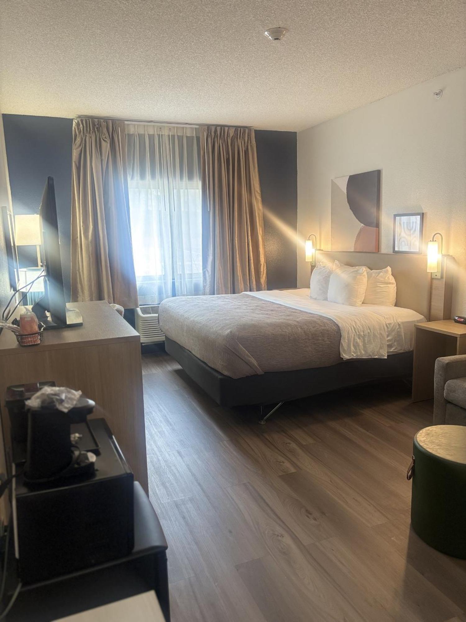 Quality Inn & Suites Lakewood - Denver Southwest Экстерьер фото